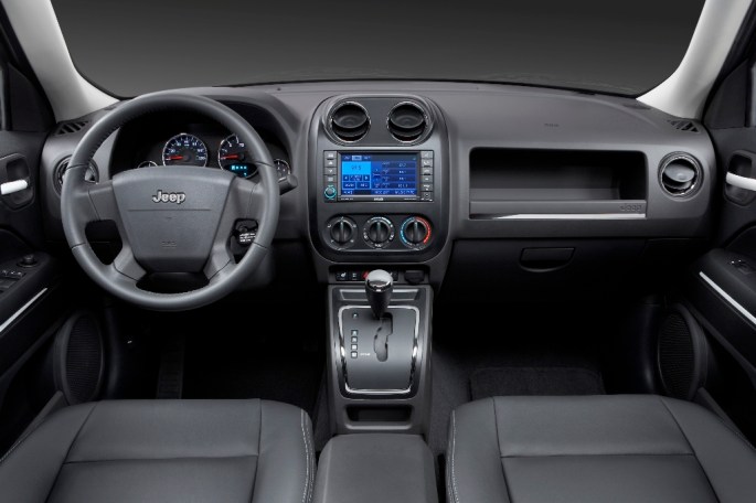 2010_Jeep_PAtriot_3 Interior