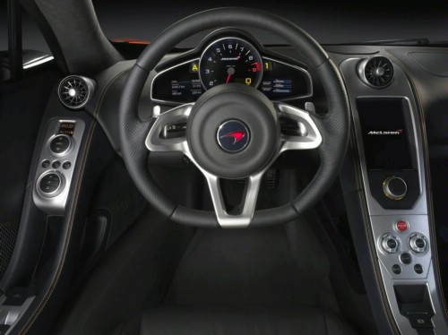 Interiorul noului McLaren