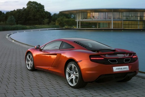 McLaren MP4-12C la piscina