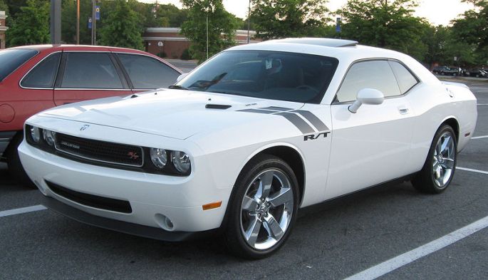 Dodge Challenger. Pentru berbecul din tine!