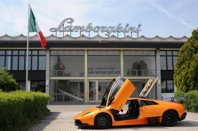 Lamborghini. Cauta un toreador in dreapta