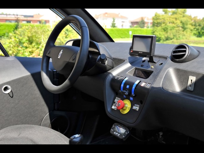 2010-Pininfarina-Nido-EV-Interior-1280x960