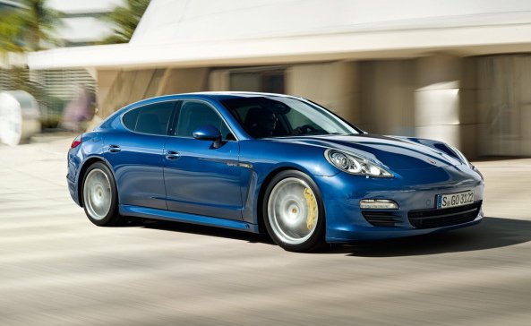 2011-porsche-panamera-s-hybrid-front-2
