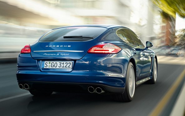 2011-porsche-panamera-s-hybrid-rear-4