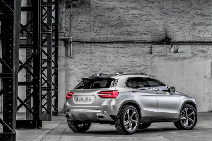 mercedes_benz_gla_concept_razvan_bucsoiu
