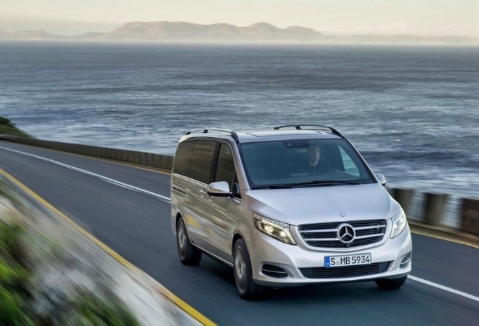 3 Mercedes-Benz-V-Class_2015