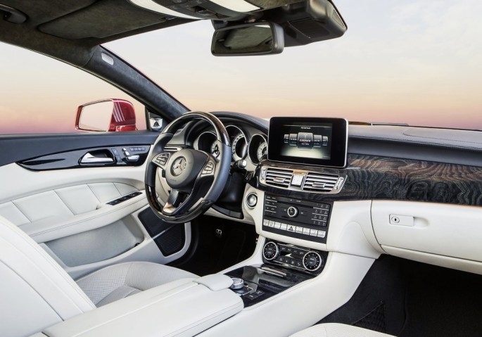 Mercedes-Benz-CLS-Class 3