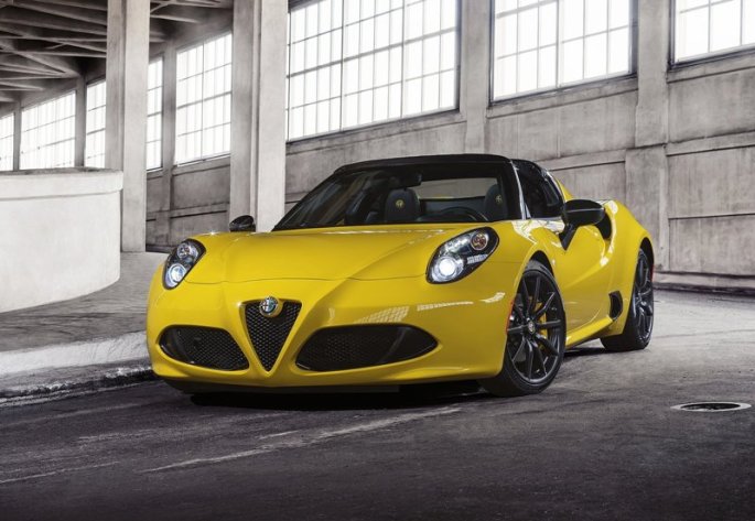 Alfa_Romeo-4C_Spider_2015_1