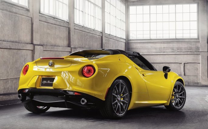 Alfa_Romeo-4C_Spider_2015_2