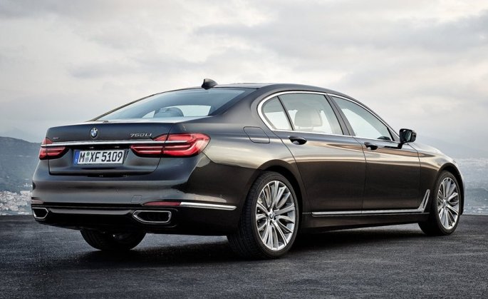 BMW-7-Series_2016_2