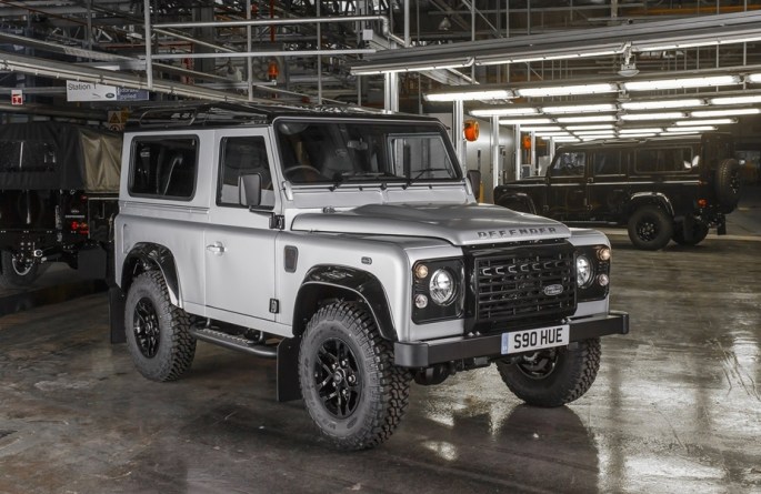 Land_Rover-Defender_2.000.000_1