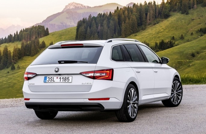 Skoda-Superb_Combi_3
