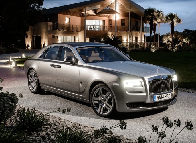 Rolls-Royce-Ghost_Series_II_2015_11