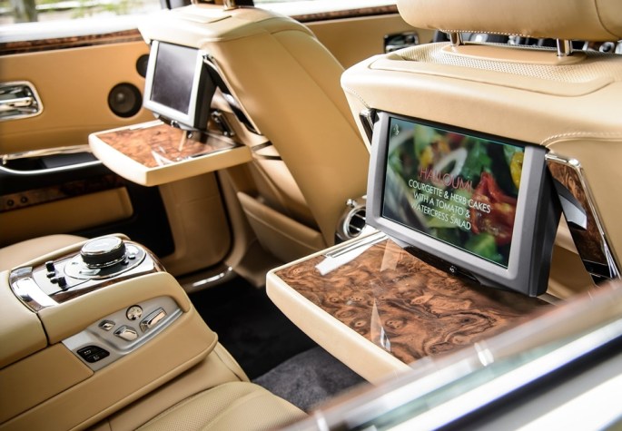 Rolls-Royce-Ghost_Series_II_2015_5