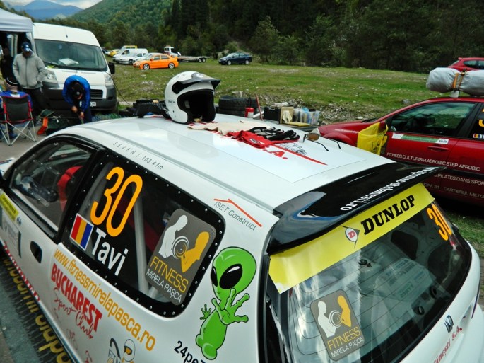 aa1-extraterestrii-si-scule-pe-masina