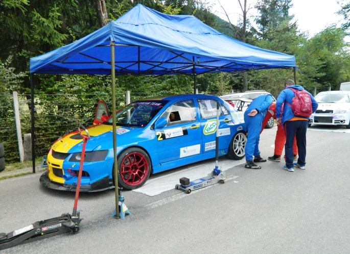 aa1-la-discutii-albastre