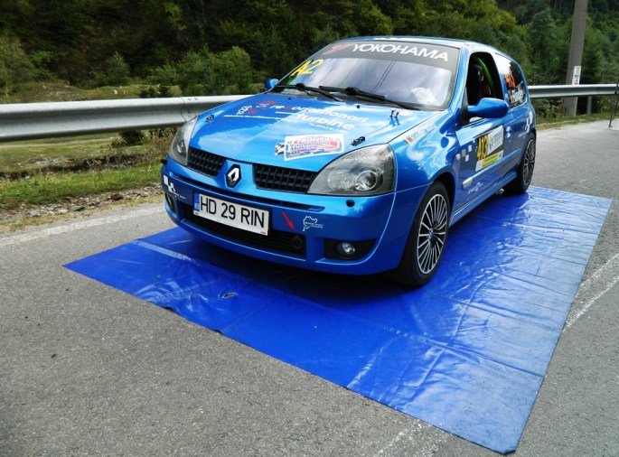 aa2-pe-covorasul-fermecat